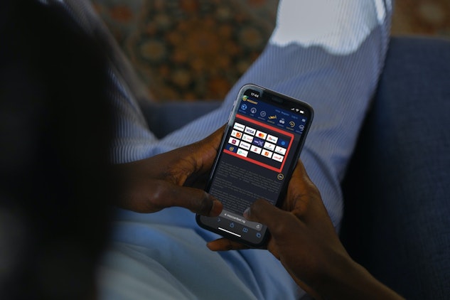 Mozzarbet App deposit Hand