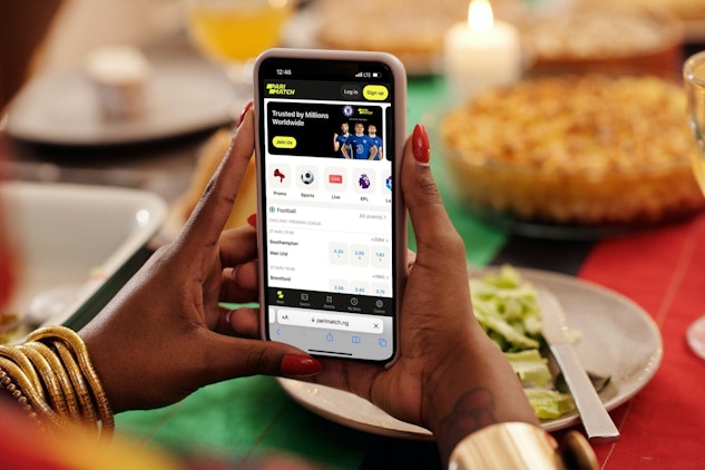 P ARIMATCH MOBILE HAND